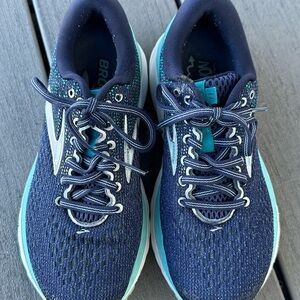 Brooks Women's Blue and Teal Athletic Shoes